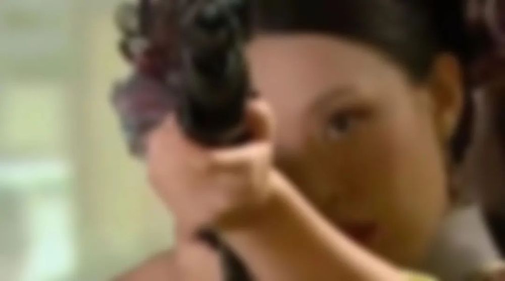 熊猫体育平台看丹观察丨AI魔改争议频出不是光“好玩”就完了！(图7)